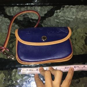 Dooney and Bourke wristlet navy blue